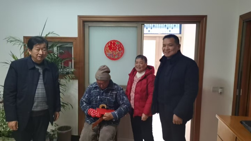20250115秦雨花赴高邮慰问_副本.jpg