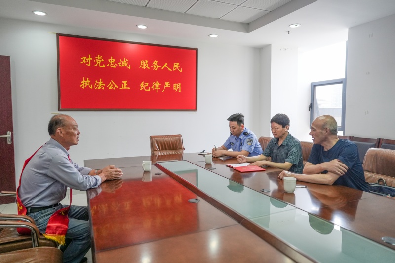 邗江送奖_副本.jpg